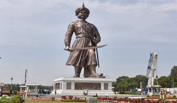 Nadaprabhu Kempegowda Statue